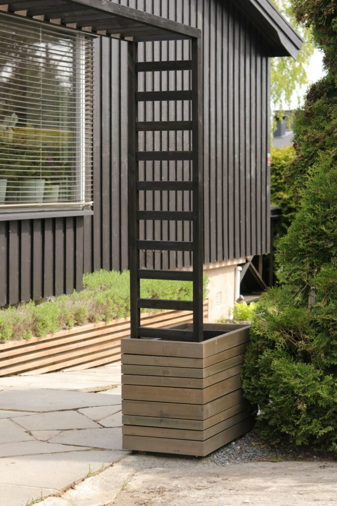 Hageportal Og Blomsterkasse Av M reRoyal rester Talg M reRoyal hageportal-og-blomsterkasse-av-m-reroyal-rester-talg-m-reroyal
