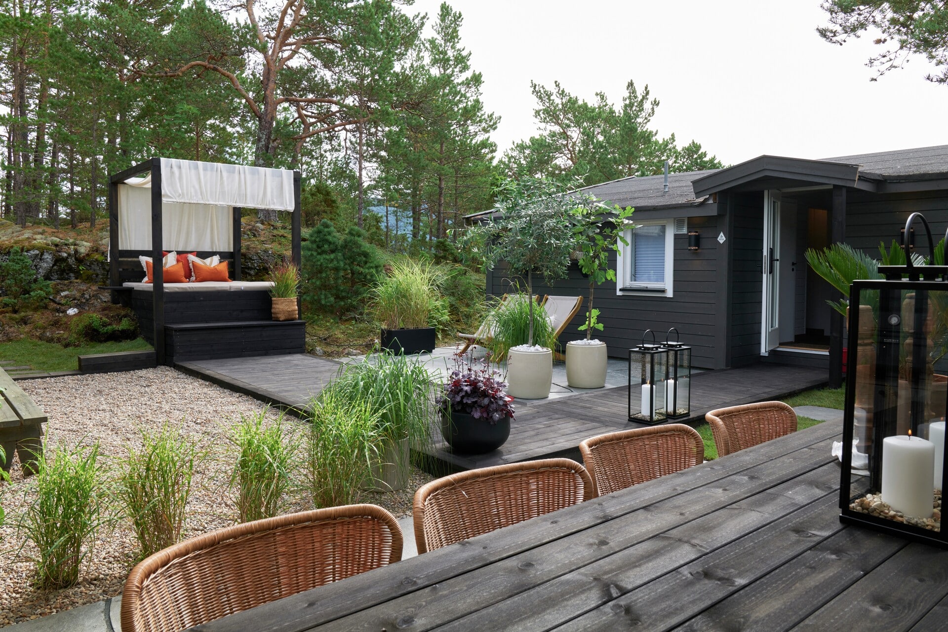 Himmelseng og terrassesone i MøreRoyal-materialer. Foto: Ragnar Hartvig