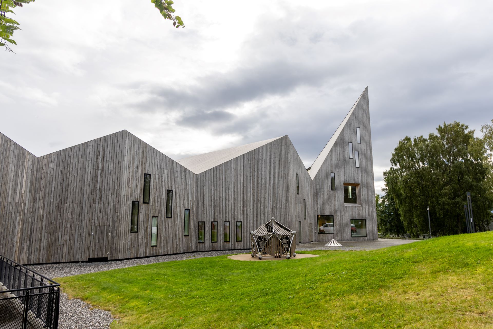 Referanseprosjekt: Romsdalsmuseet i MøreRoyal natur - ferdig grånet.