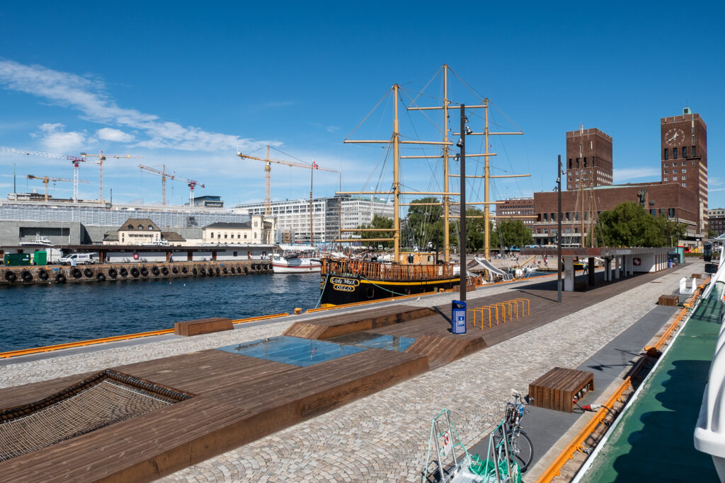 Maritim arkitektur på Rådhusbryggen i Oslo